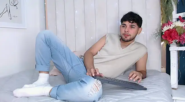 Snapshot of Samir_bear chatting on 18, 1, 2025 Samir bear online show from 18, 1, 2025