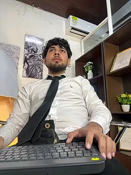 Samir bear online show from 25, 4, 2026