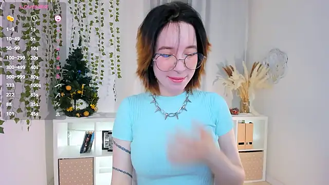 lilithlunna online show from 4, 1, 2025