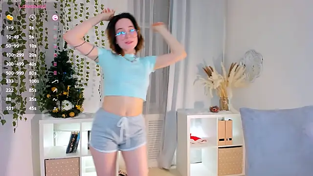 lilithlunna online show from 5, 1, 2025