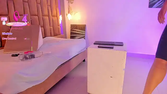 victoriaroyce1 online show from 30, 10, 2025