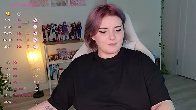 YumiYammy online show from 8, 9, 2025