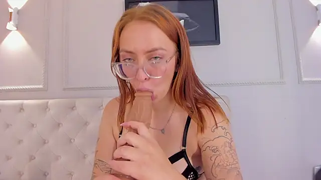 Snapshot of anniemartinezz chatting on 6, 2, 2025 anniemartinezz online show from 6, 2, 2025