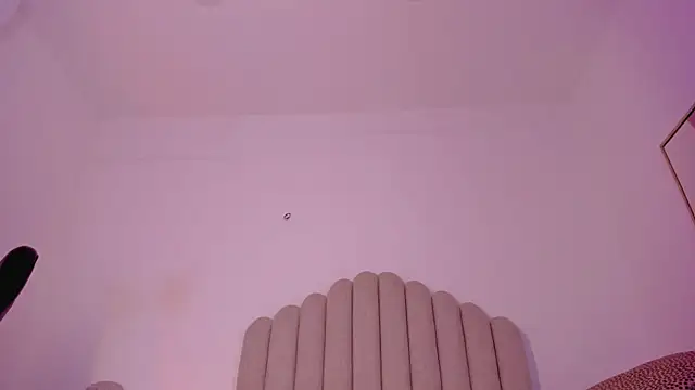 Snapshot of anniemartinezz chatting on 4, 3, 2025 anniemartinezz online show from 4, 3, 2025