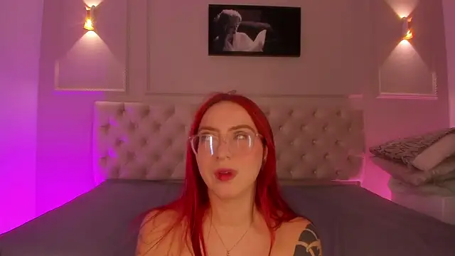 Snapshot of anniemartinezz chatting on 14, 9, 2025 anniemartinezz online show from 14, 9, 2025