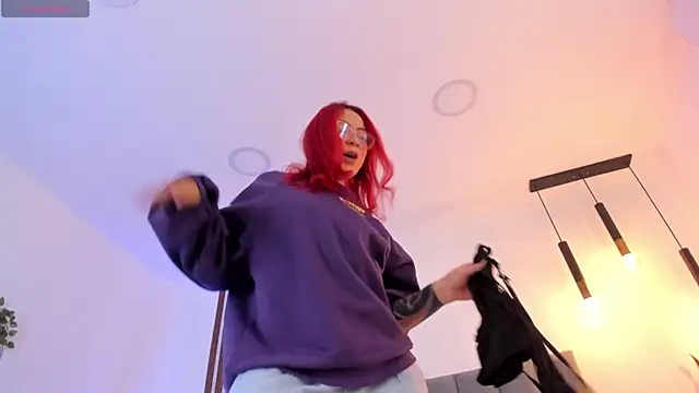 Snapshot of anniemartinezz chatting on 23, 11, 2025 anniemartinezz online show from 23, 11, 2025