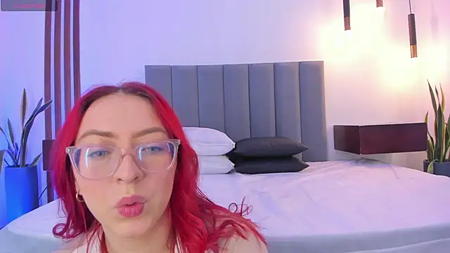 Snapshot of anniemartinezz chatting on 26, 11, 2025 anniemartinezz online show from 26, 11, 2025