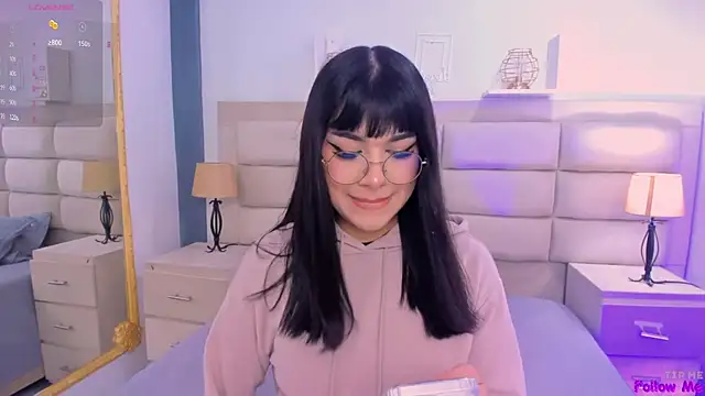 Snapshot of RoseCassie chatting on 1, 3, 2025 RoseCassie online show from 1, 3, 2025