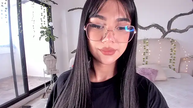 RoseCassie online show from 28, 10, 2025