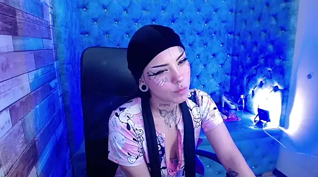 Snapshot of xbabymoonx chatting on 28, 1, 2025 xbabymoonx online show from 28, 1, 2025