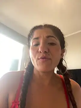 Snapshot of AlejandritaMilano chatting on 14, 2, 2026 AlejandritaMilano online show from 14, 2, 2026