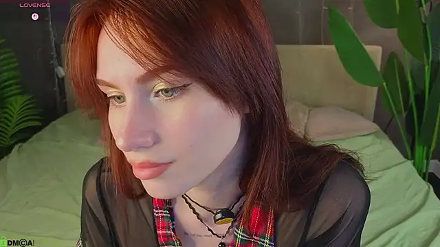 Snapshot of Mollly_Rouge chatting on 3, 7, 2026 Mollly Rouge online show from 3, 7, 2026