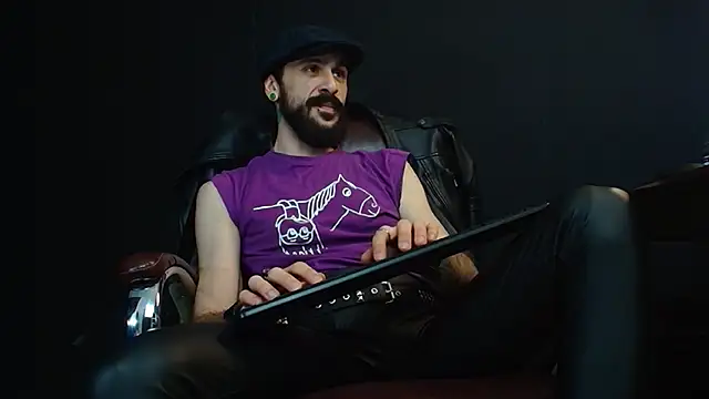 Snapshot of AxelColton chatting on 23, 1, 2025 AxelColton online show from 23, 1, 2025