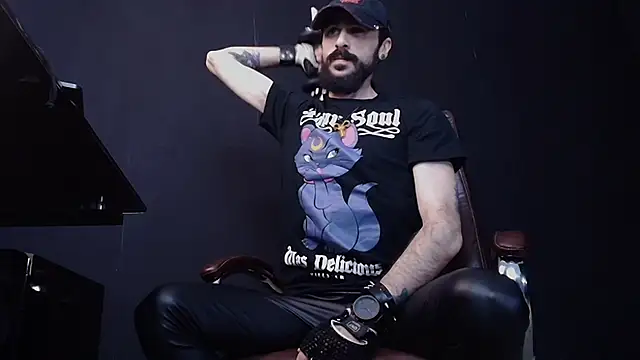 Snapshot of AxelColton chatting on 28, 1, 2025 AxelColton online show from 28, 1, 2025