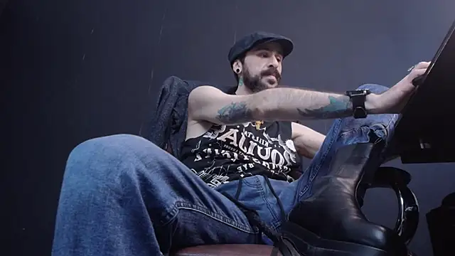 Snapshot of AxelColton chatting on 5, 2, 2025 AxelColton online show from 5, 2, 2025