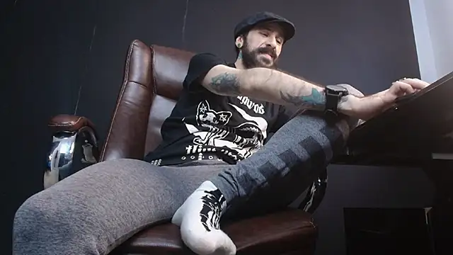 Snapshot of AxelColton chatting on 2, 3, 2025 AxelColton online show from 2, 3, 2025