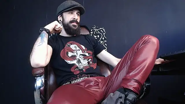 Snapshot of AxelColton chatting on 7, 3, 2025 AxelColton online show from 7, 3, 2025