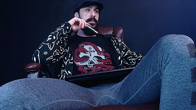 Snapshot of AxelColton chatting on 19, 3, 2025 AxelColton online show from 19, 3, 2025