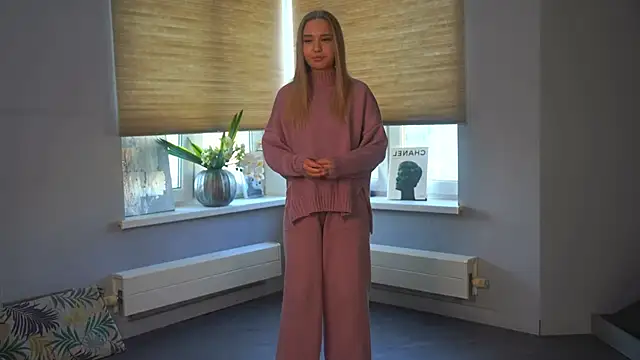 Snapshot of HildColden chatting on 24, 12, 2024 HildColden online show from 24, 12, 2024