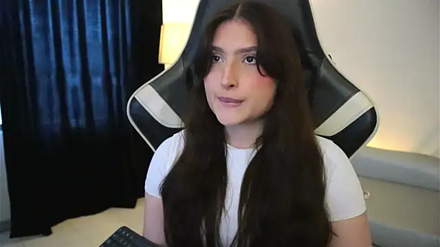 Daisha Riley online show from 13, 4, 2026