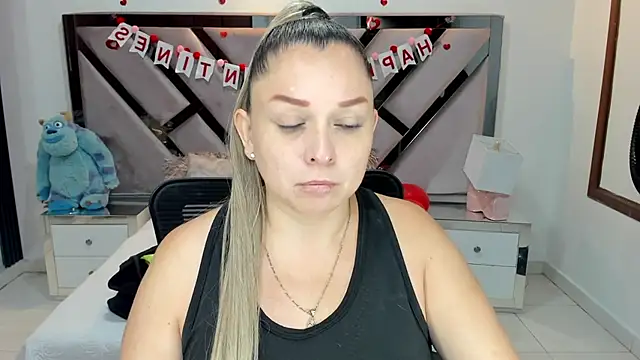 Snapshot of natalia5560 chatting on 22, 9, 2025 natalia5560 online show from 22, 9, 2025