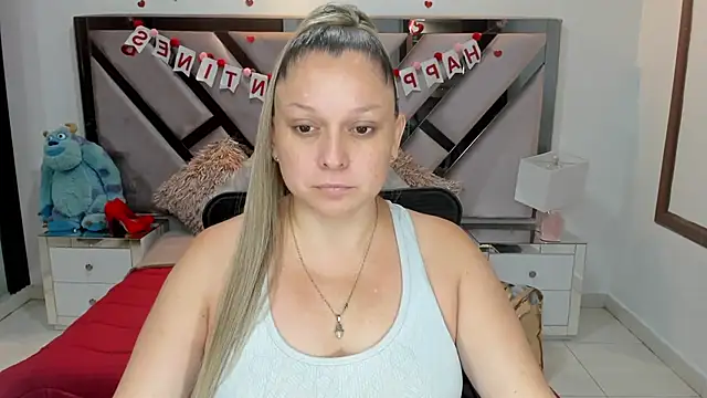 Snapshot of natalia5560 chatting on 28, 9, 2025 natalia5560 online show from 28, 9, 2025