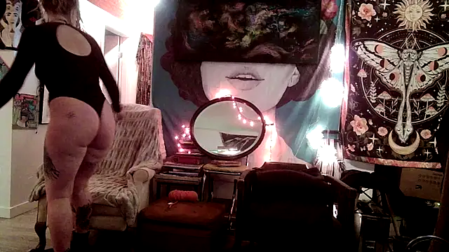 SilverandFox online show from 8, 1, 2025