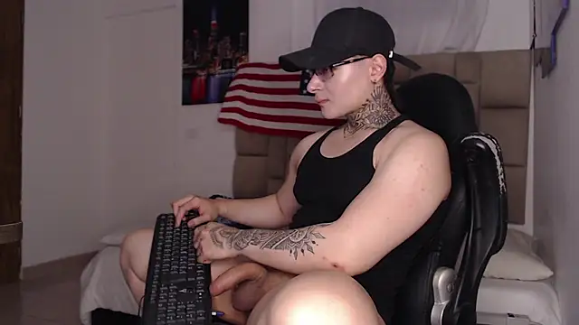 Snapshot of DennisWalkerr chatting on 31, 12, 2024 DennisWalkerr online show from 31, 12, 2024
