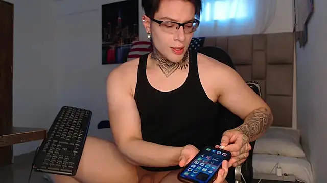Snapshot of DennisWalkerr chatting on 6, 1, 2025 DennisWalkerr online show from 6, 1, 2025