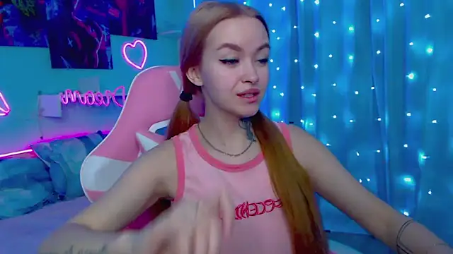 Snapshot of Naughty_Mable chatting on 28, 1, 2025 Naughty Mable online show from 28, 1, 2025