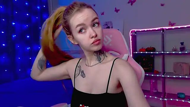 Snapshot of Naughty_Mable chatting on 7, 3, 2025 Naughty Mable online show from 7, 3, 2025