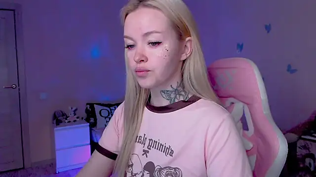Snapshot of Naughty_Mable chatting on 5, 5, 2026 Naughty Mable online show from 5, 5, 2026
