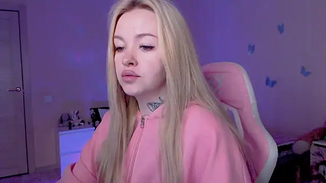 Snapshot of Naughty_Mable chatting on 6, 5, 2026 Naughty Mable online show from 6, 5, 2026