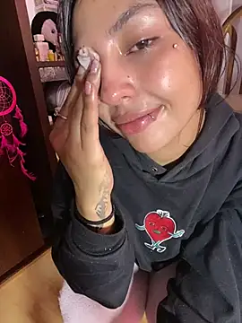 lauuraww online show from 14, 2, 2025