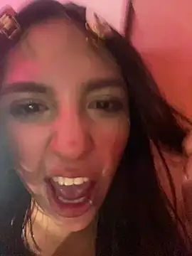 lauuraww online show from 24, 2, 2025