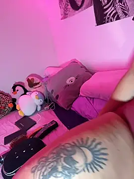 lauuraww online show from 26, 9, 2025