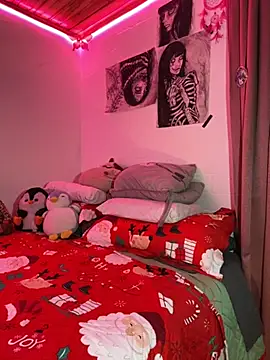 lauuraww online show from 10, 11, 2025