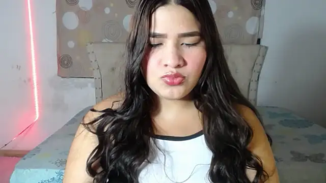 mia18 queen online show from 16, 1, 2026