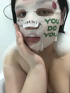 Snapshot of Charlotte_Ros chatting on 17, 1, 2025 Charlotte Ros online show from 17, 1, 2025