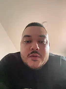 Snapshot of El_Titan1998 chatting on 5, 1, 2025 El Titan1998 online show from 5, 1, 2025