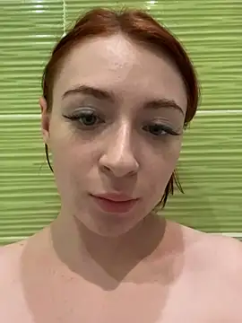 Snapshot of Cuteroxyfoxy chatting on 17, 2, 2025 Cuteroxyfoxy online show from 17, 2, 2025