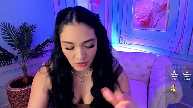 stefany duque1  online show from 29, 10, 2025