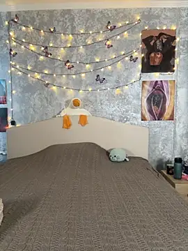 Sabrina shells online show from 28, 11, 2025