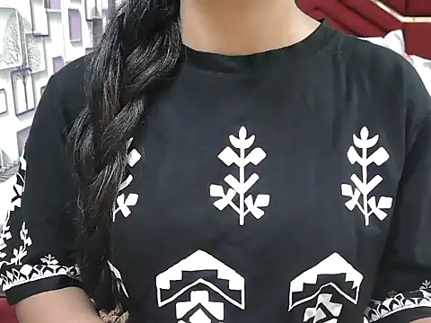 Snapshot of Somiya87 chatting on 4, 12, 2025 Somiya87 online show from 4, 12, 2025