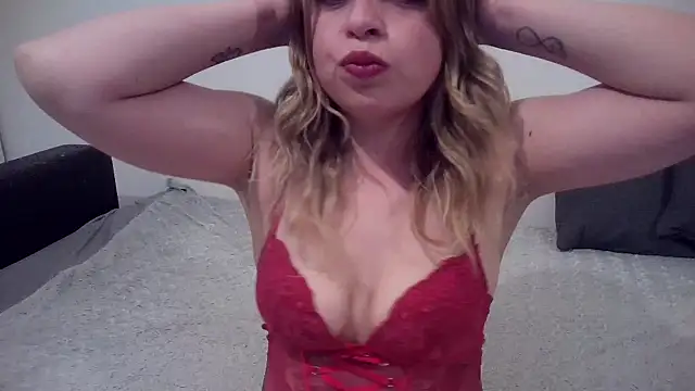 Snapshot of Sweet_bluegirl24 chatting on 21, 3, 2025 Sweet bluegirl24 online show from 21, 3, 2025