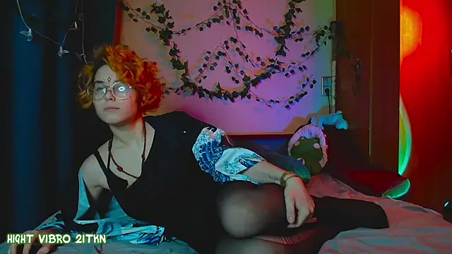 Snapshot of TrickyKitsune chatting on 7, 3, 2025 TrickyKitsune online show from 7, 3, 2025