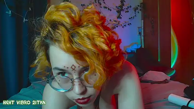 Snapshot of TrickyKitsune chatting on 9, 3, 2025 TrickyKitsune online show from 9, 3, 2025
