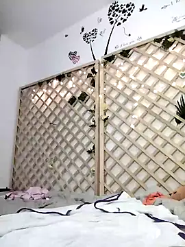 Mia WAll online show from 16, 1, 2025