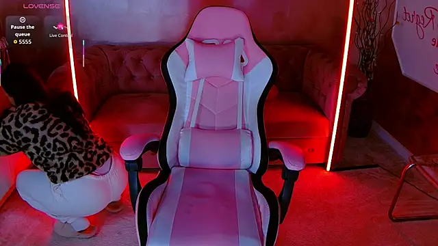 Snapshot of evanew_ chatting on 3, 12, 2025 evanew online show from 3, 12, 2025