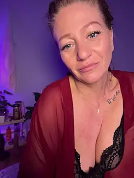 Snapshot of AlessasRoom chatting on 24, 4, 2026 AlessasRoom online show from 24, 4, 2026